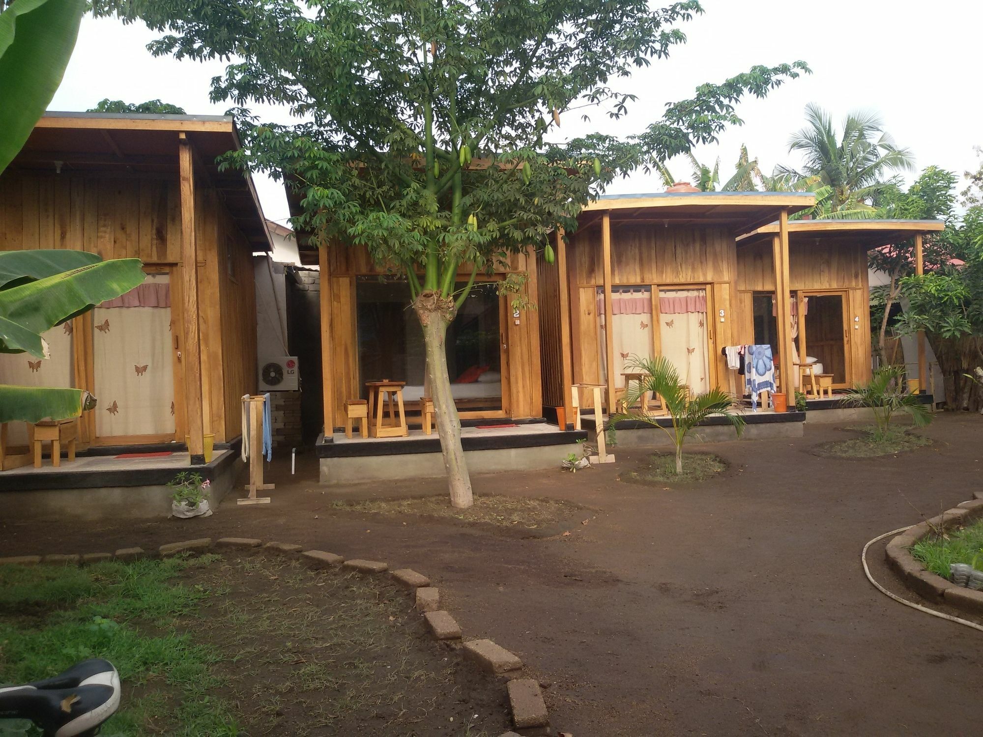 Beach Box Bungalow Gili Trawangan Exterior photo